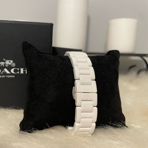 Coach Watch - Picture 3 of 3